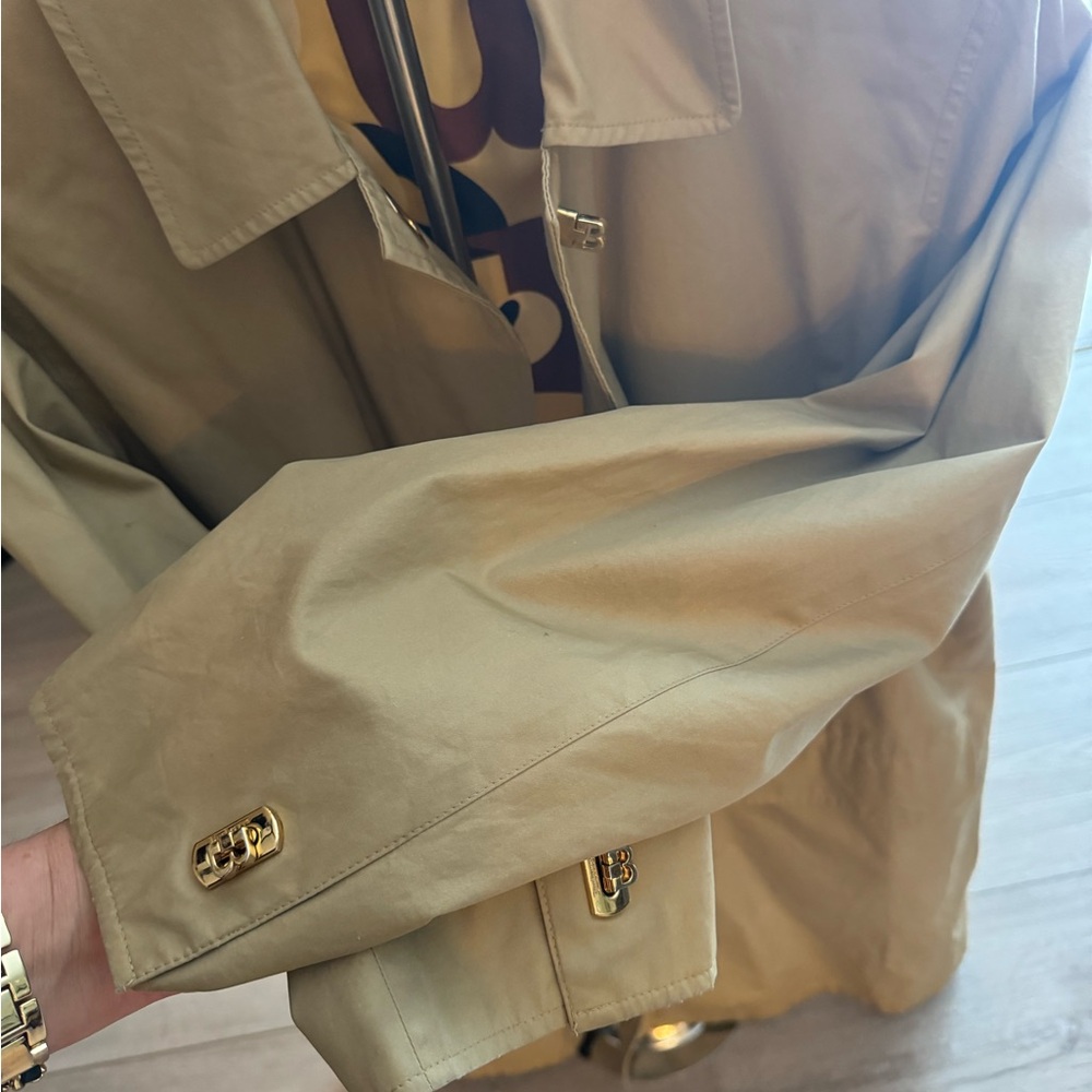 Authentic Vintage Burberry Trench Coat - Picture 6 of 11